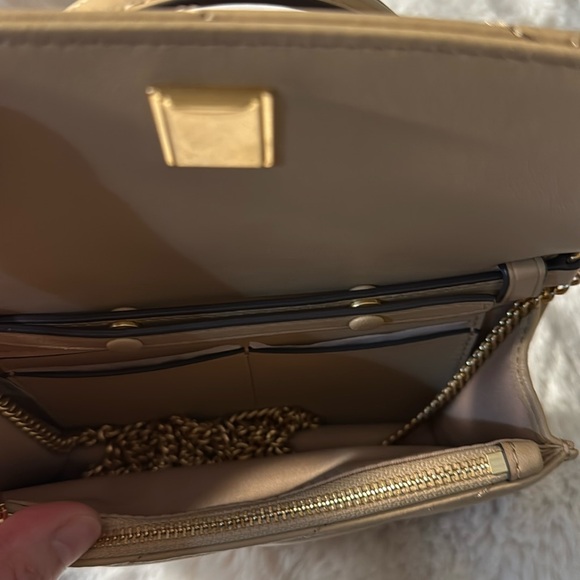 Used like 4x & Authentic Tory Burch Kira Mini Top Handle Chain Wallet - Picture 4 of 6
